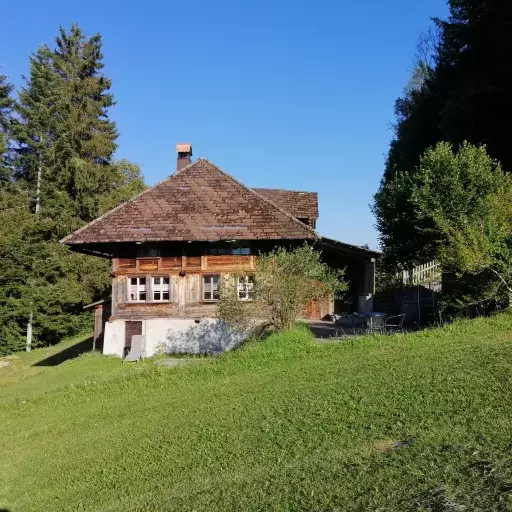 Ferienhaus mit Sitzplatz und Brunnen